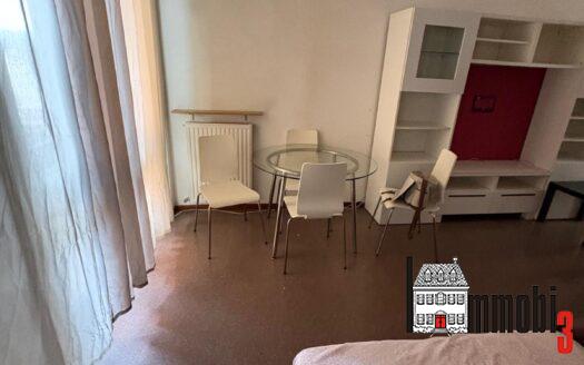 C. storico trilocale con terrazzo e posto auto